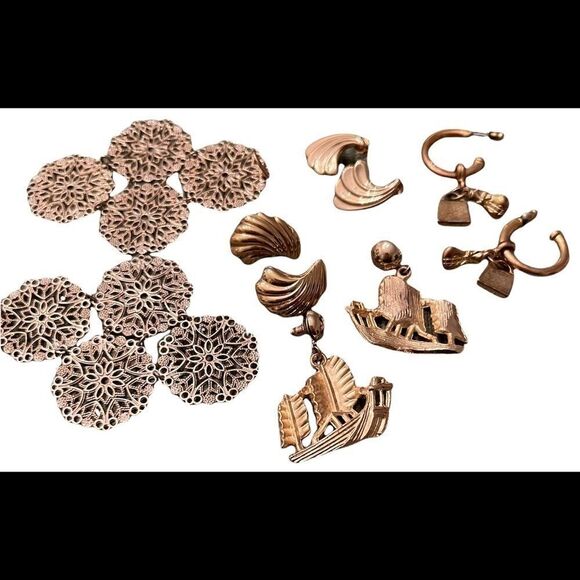 5 pair of  gold earrings ships, dangly & swoops gently used - Picture 1 of 8